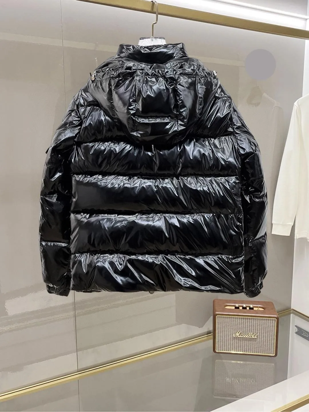 P390 Moncler/ 2026 70 、 。 DNA ， ， 。 Classic ， 、 。 Classic 70 。 Quality， 90 ，Premium Quality ， ，Black ！ Sizes M-3XL